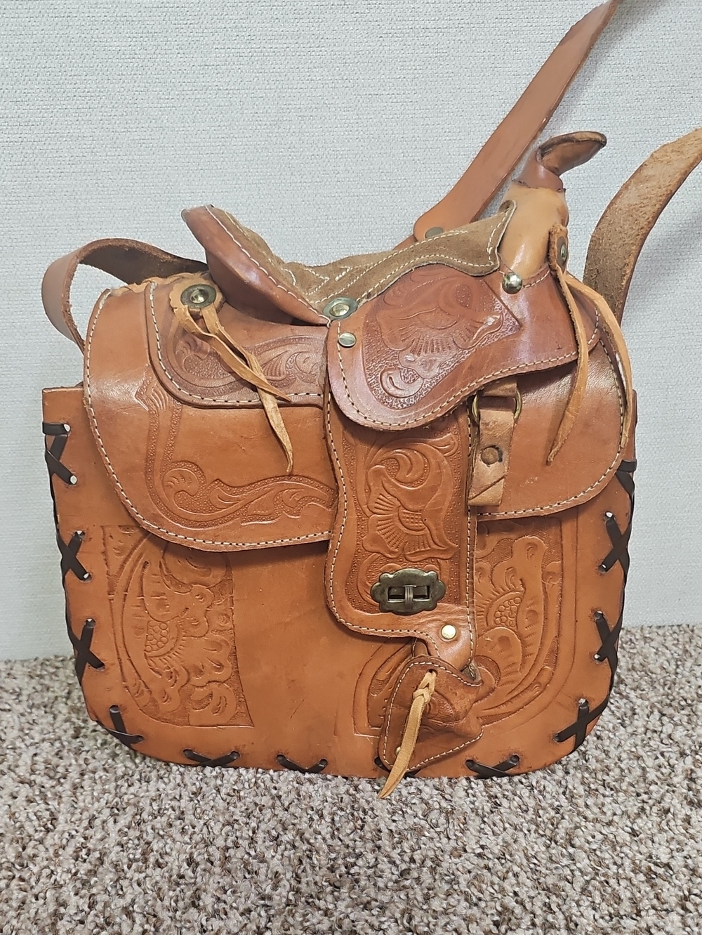 TOOLED LEATHER SADDLE PURSE BFPM-10-015